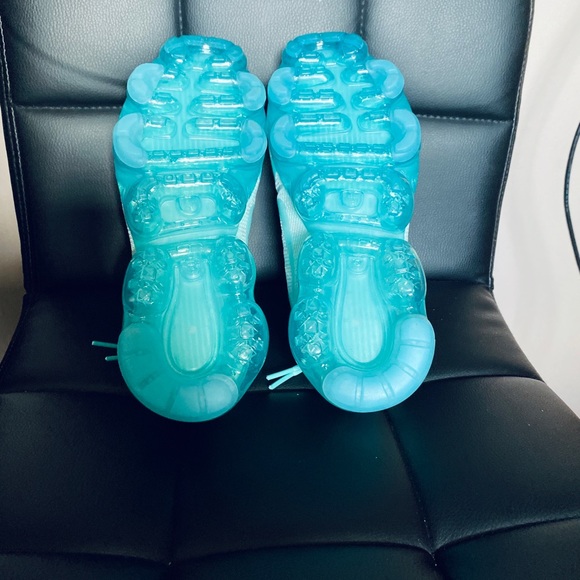 Nike Woman’s Vapormax 2019 - Picture 5 of 6